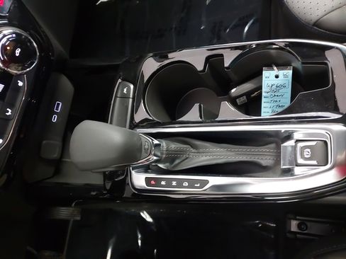 Used 2025 Chevrolet Trax LT w/ Driver Confidence Package FWD image 22