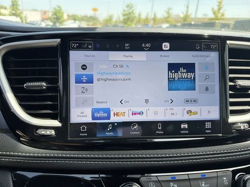 New 2026 Chrysler Pacifica Select FWD image 12
