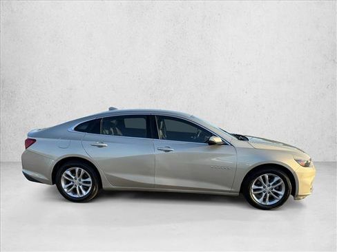 Used 2016 Chevrolet Malibu LT image 4