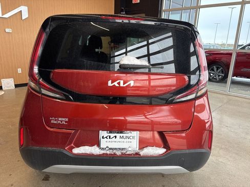 Used 2023 Kia Soul LX w/ LX Technology Package image 12