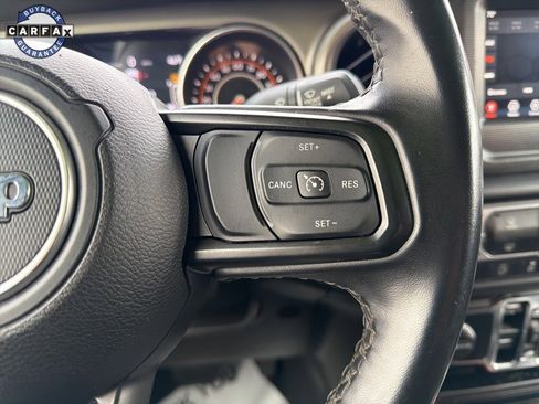 Used 2021 Jeep Gladiator Willys image 26