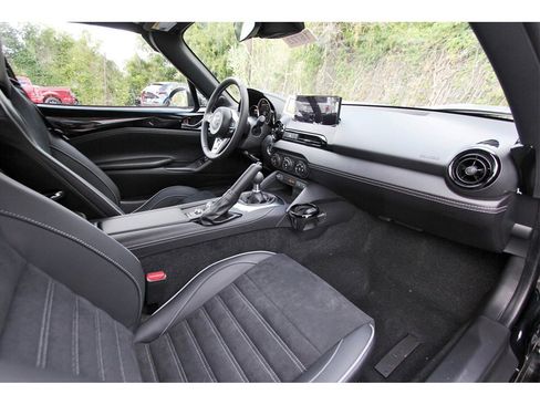 New 2025 MAZDA MX-5 Miata RF Club image 10