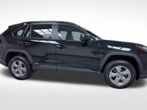 Certified 2023 Toyota RAV4 LE AWD/4WD image 10