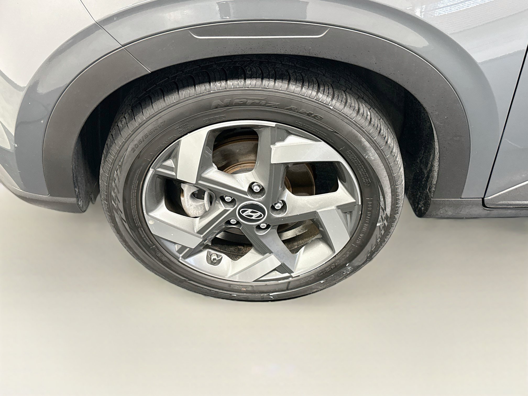 Used 2025 Hyundai Venue SEL FWD image 11