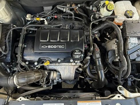 Used 2016 Chevrolet Cruze LT image 14