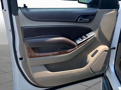 Used 2016 Chevrolet Suburban LTZ RWD image 21