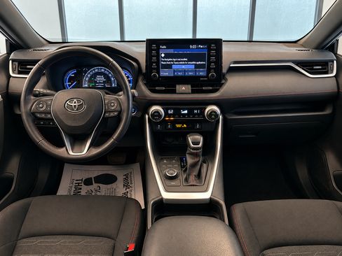 Used 2021 Toyota RAV4 SE w/ Weather & Moonroof Package AWD/4WD image 9