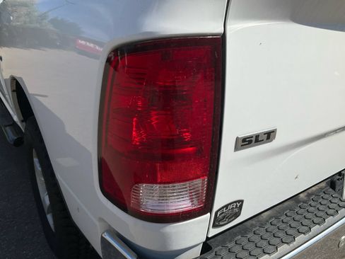 Used 2018 RAM 1500 Classic SLT AWD/4WD image 31