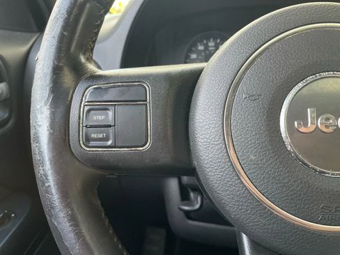 Used 2013 Jeep Patriot Latitude w/ Sun/Sound Group image 18