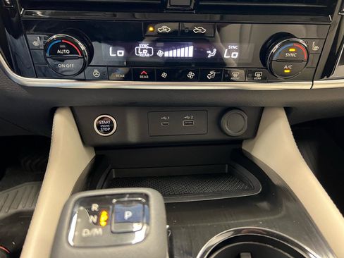 Used 2023 Nissan Rogue SL w/ SL Premium Package FWD image 21