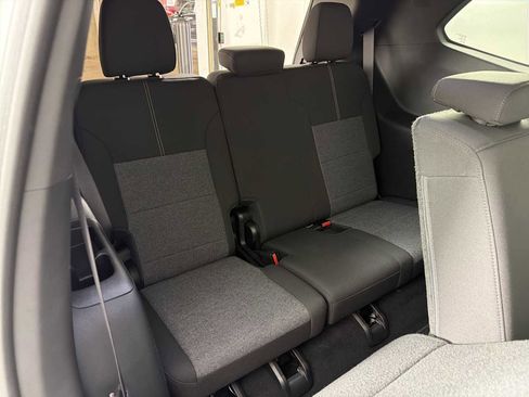 New 2025 GMC Acadia Elevation image 26