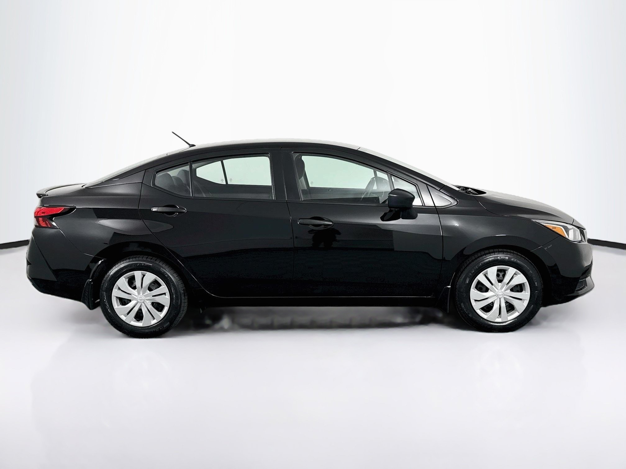 Used 2020 Nissan Versa S FWD image 16