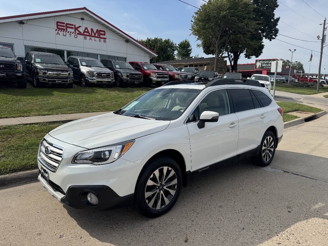 Used 2017 Subaru Outback 2.5i Limited AWD/4WD image 1