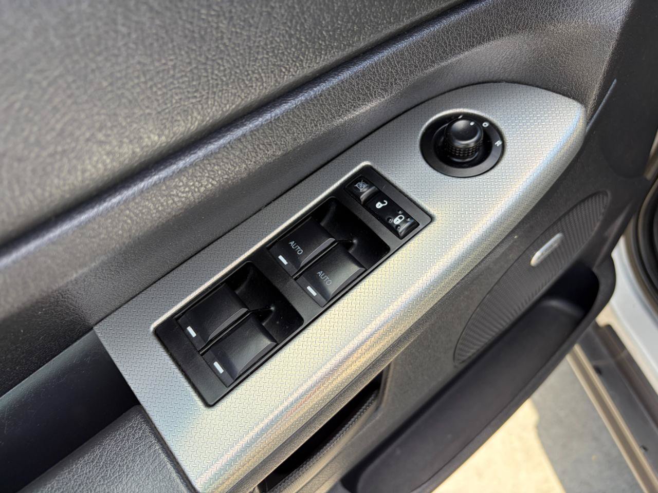 Used 2008 Jeep Grand Cherokee Laredo AWD/4WD image 11