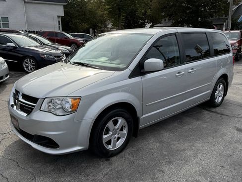 Used 2012 Dodge Grand Caravan SE image 4