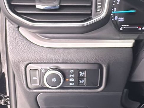 Used 2023 Ford Explorer XLT w/ Equipment Group 202A image 34