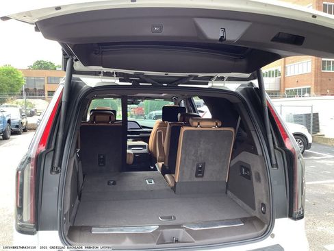 Used 2021 Cadillac Escalade Premium Luxury w/ LPO, Radiant Package AWD/4WD image 17