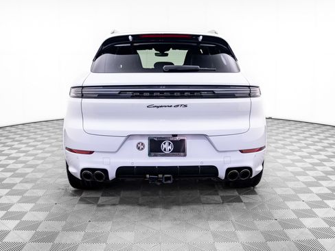 Certified 2025 Porsche Cayenne GTS AWD/4WD image 10