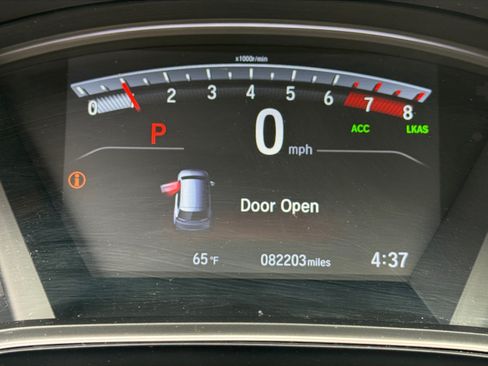 Used 2019 Honda CR-V Touring image 11
