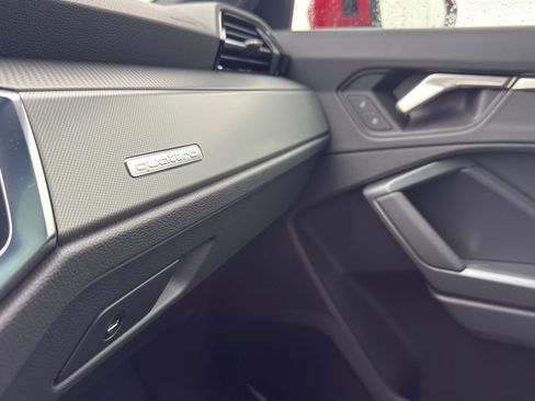 Used 2025 Audi Q3 2.0T Premium w/ Convenience Package image 25