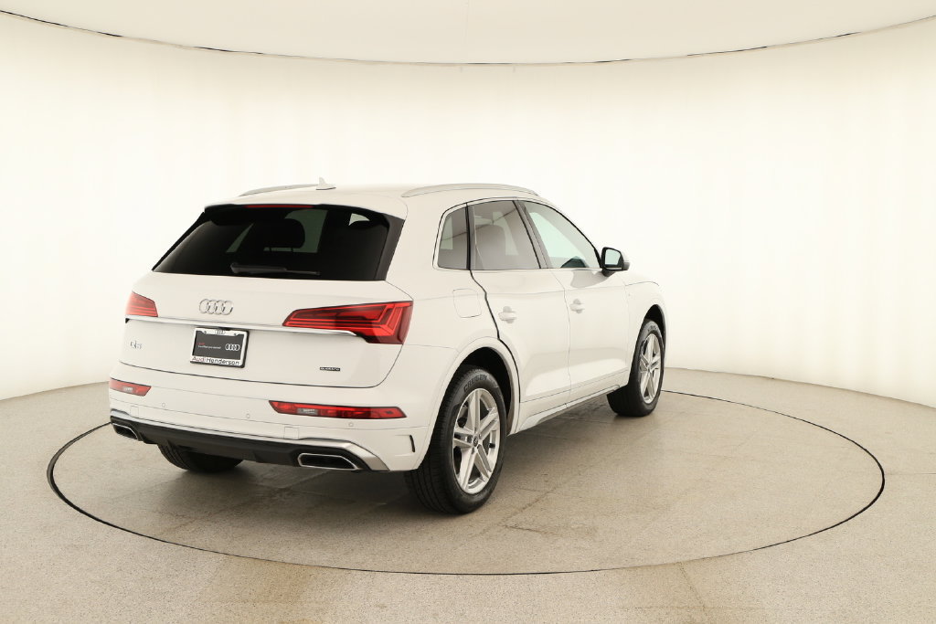 Certified 2024 Audi Q5 e Premium AWD/4WD image 6