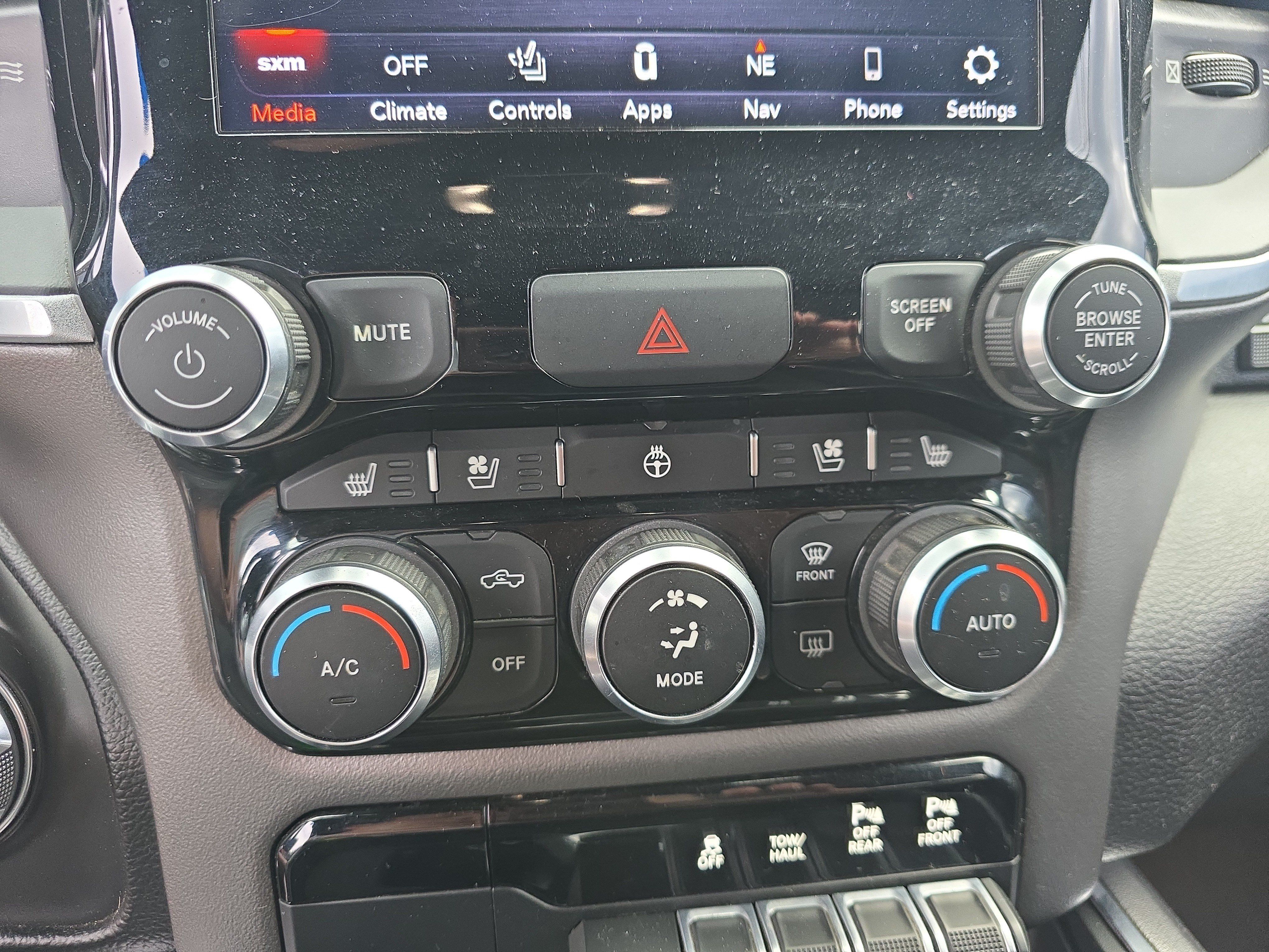 Used 2020 RAM 1500 Laramie w/ Sport Appearance Package AWD/4WD image 18
