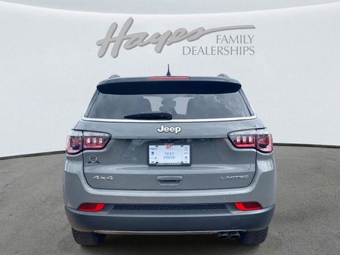 Certified 2022 Jeep Compass Limited image 4