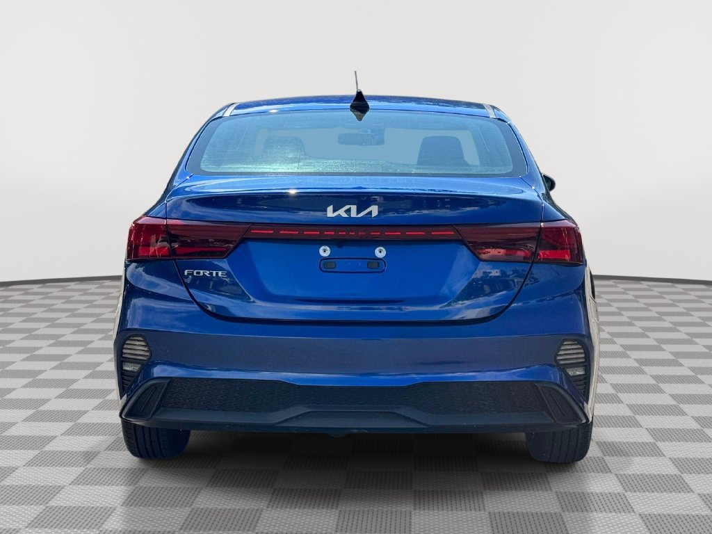 Used 2022 Kia Forte LXS FWD image 5
