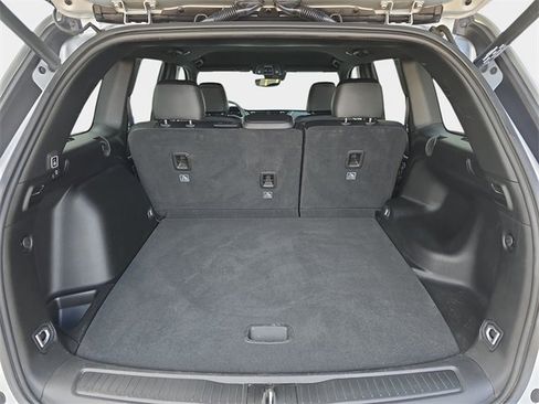 Used 2024 Jeep Grand Cherokee Limited image 16