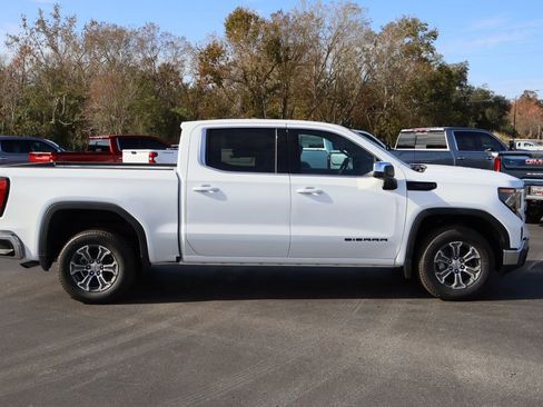 New 2026 GMC Sierra 1500 SLE w/ Preferred Package image 3