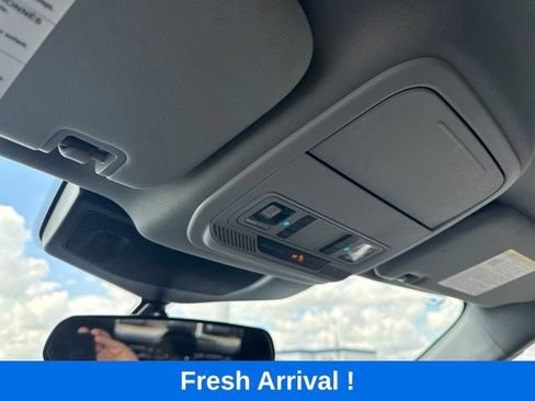 Used 2023 Ford Explorer XLT w/ Equipment Group 202A AWD/4WD image 11