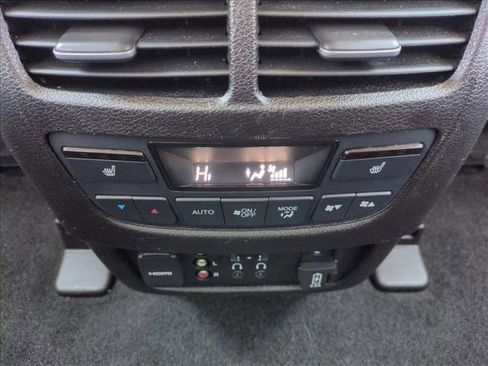 Used 2017 Acura MDX SH-AWD image 19