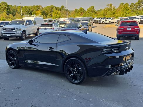 Used 2022 Chevrolet Camaro LT w/ Technology Package RWD image 5