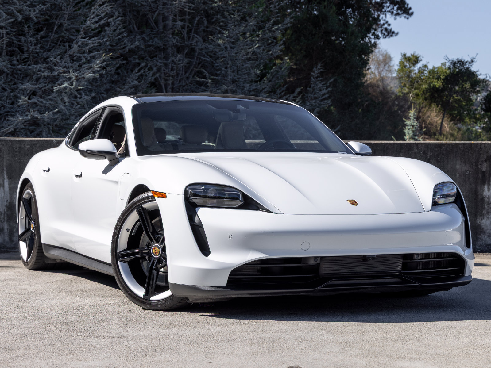 Certified 2022 Porsche Taycan 4S AWD/4WD image 6