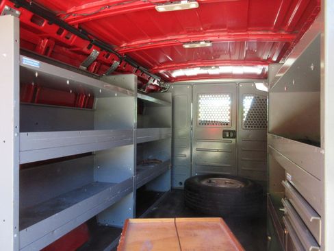 Used 2017 Chevrolet Express 2500 RWD image 13
