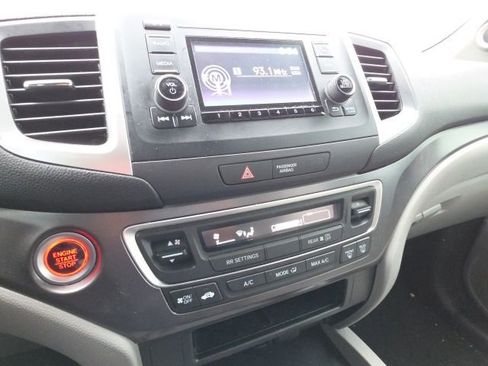Used 2017 Honda Pilot LX image 5