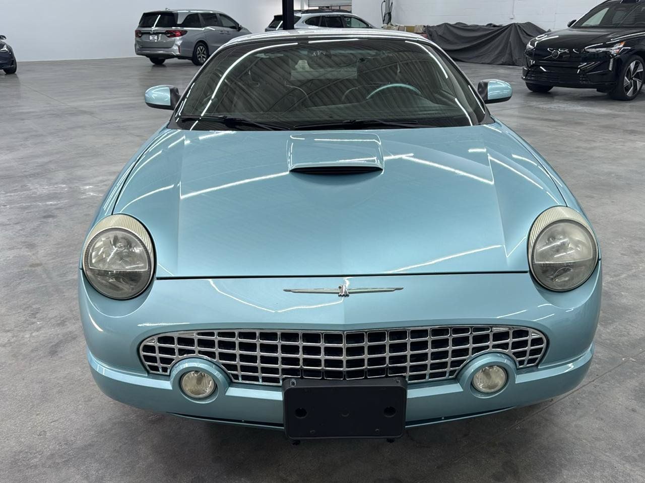 Used 2002 Ford Thunderbird RWD image 3