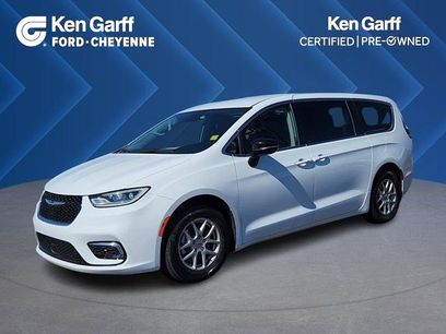 Used 2024 Chrysler Pacifica Touring-L