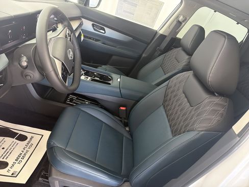 Used 2026 Nissan Murano Platinum image 9