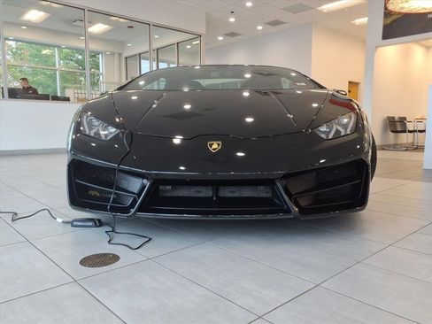 Used 2018 Lamborghini Huracan LP 580-2 image 8
