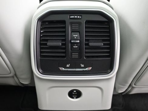 Certified 2023 Porsche Macan GTS image 8