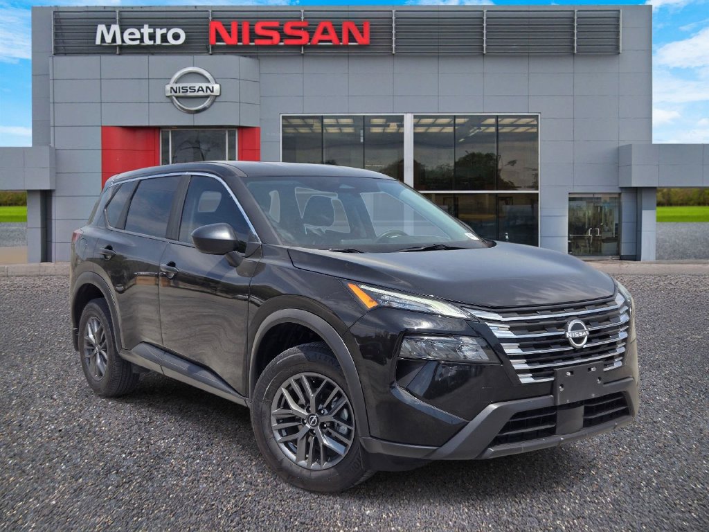Used 2025 Nissan Rogue S FWD image 1