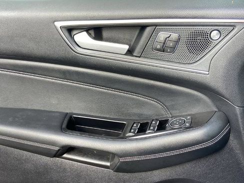Used 2020 Ford Edge Titanium w/ Equipment Group 301A image 19