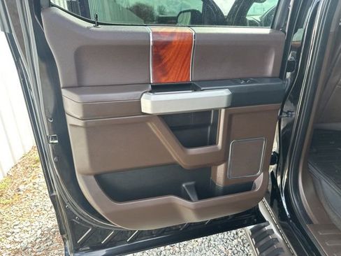 Used 2017 Ford F150 King Ranch image 17