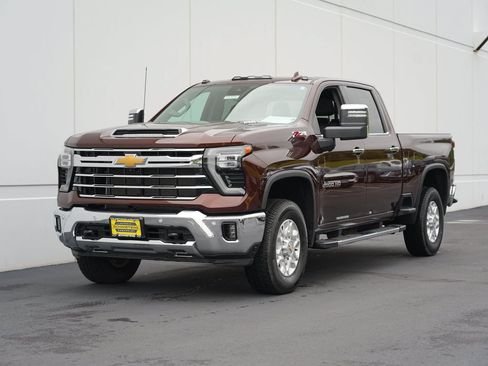Certified 2024 Chevrolet Silverado 2500 LTZ w/ LTZ Convenience Package AWD/4WD image 7