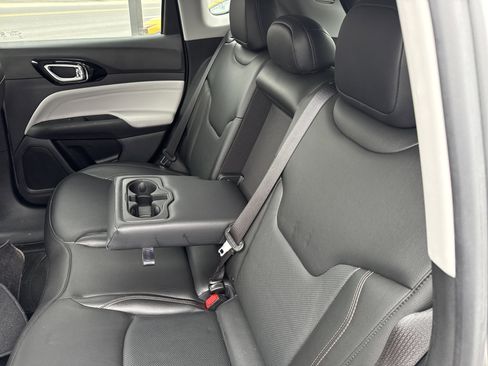 Used 2022 Jeep Compass Limited AWD/4WD image 13
