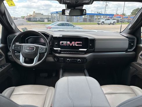 Used 2024 GMC Sierra 2500 SLT w/ SLT Premium Package AWD/4WD image 9