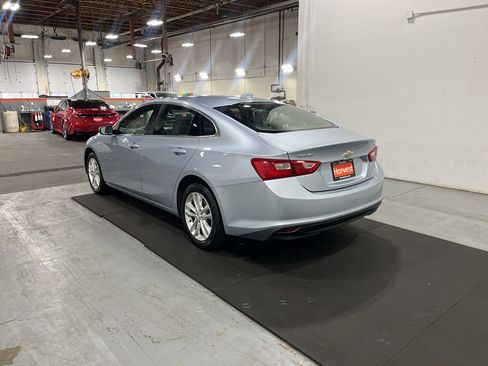 Used 2018 Chevrolet Malibu LT FWD image 8