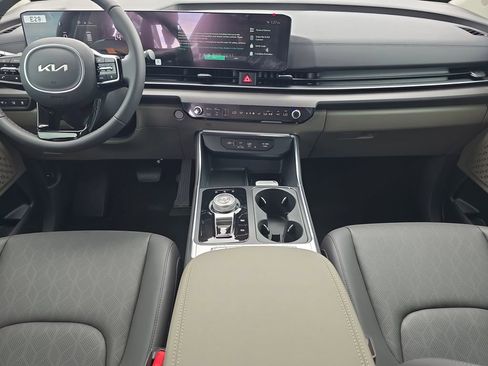 New 2026 Kia Carnival EX FWD image 14