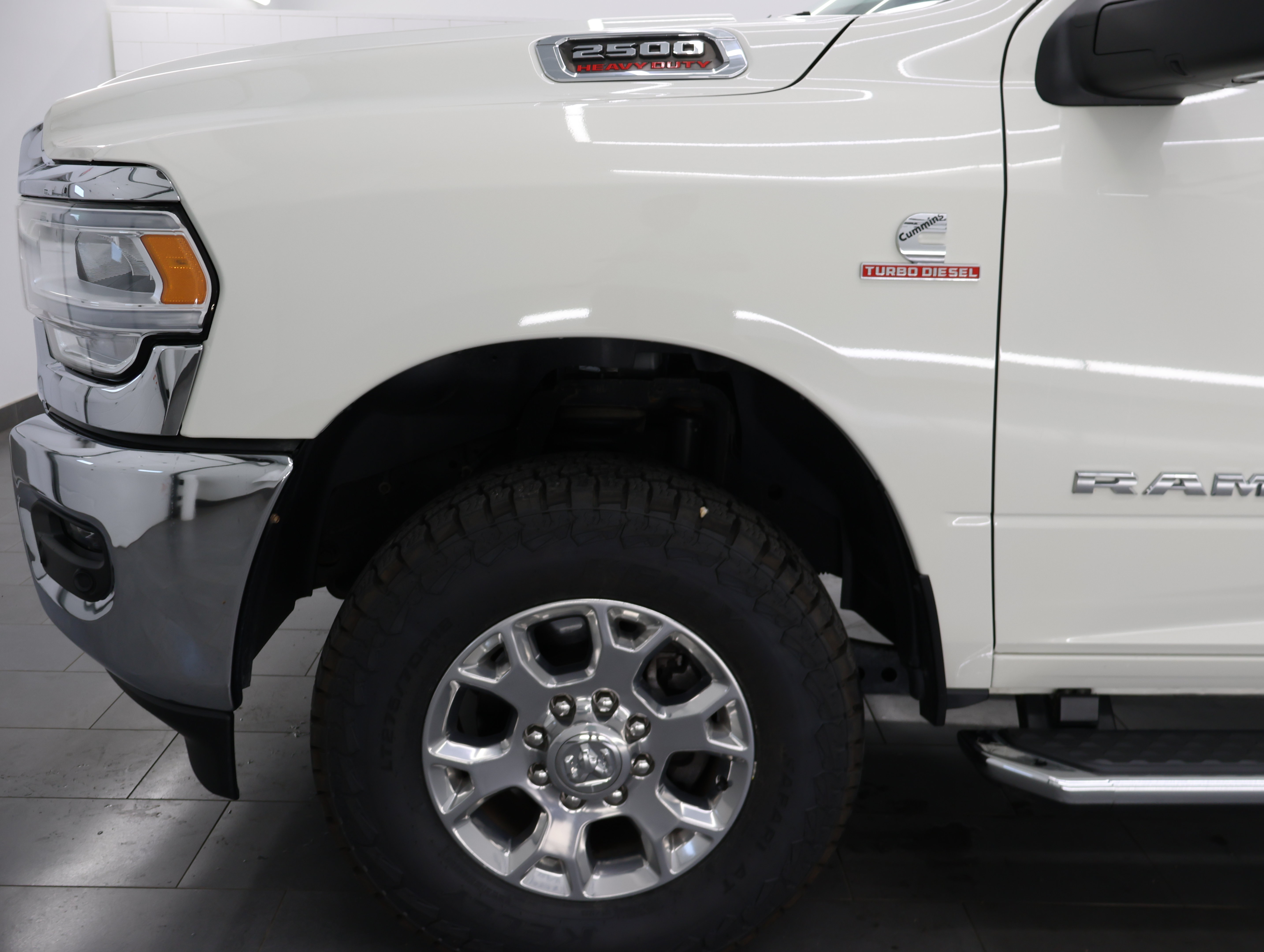 Used 2024 RAM 2500 Laramie AWD/4WD image 36